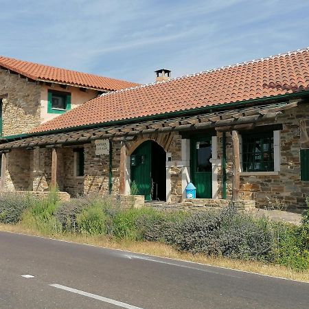 Hosteria Casa Flor Murias de Rechivaldo Екстер'єр фото